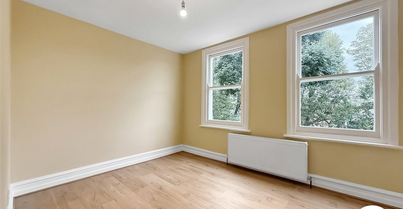 2 bedroom property to rent in London | Robinson Jackson