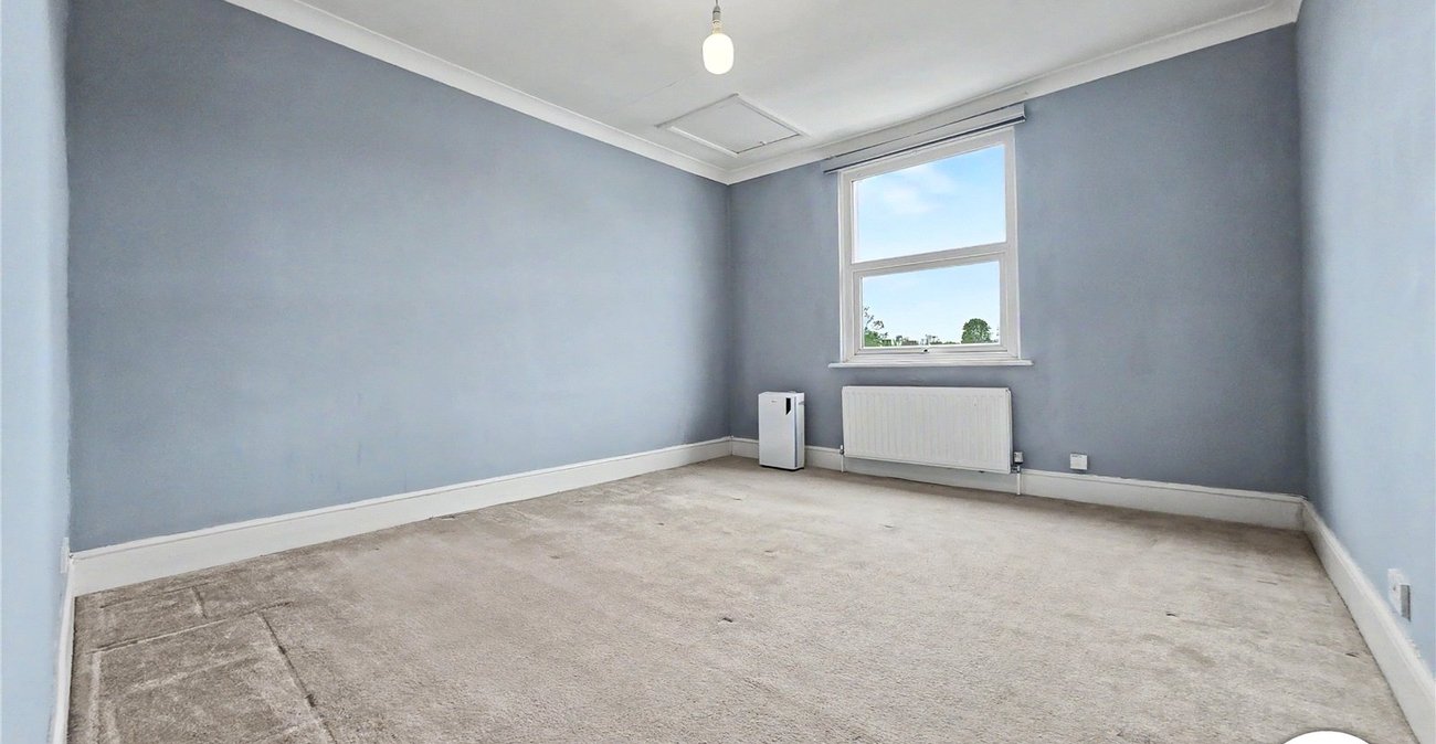 2 bedroom property to rent in Sydenham | Robinson Jackson