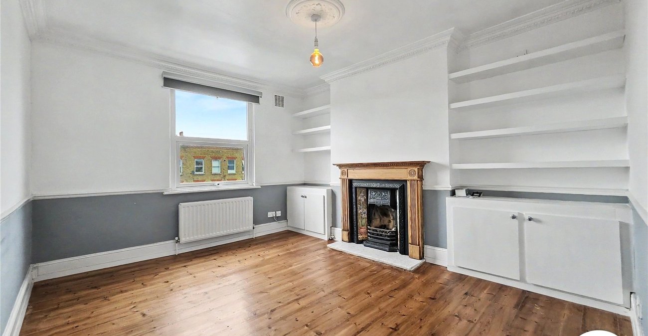 2 bedroom property to rent in Sydenham | Robinson Jackson