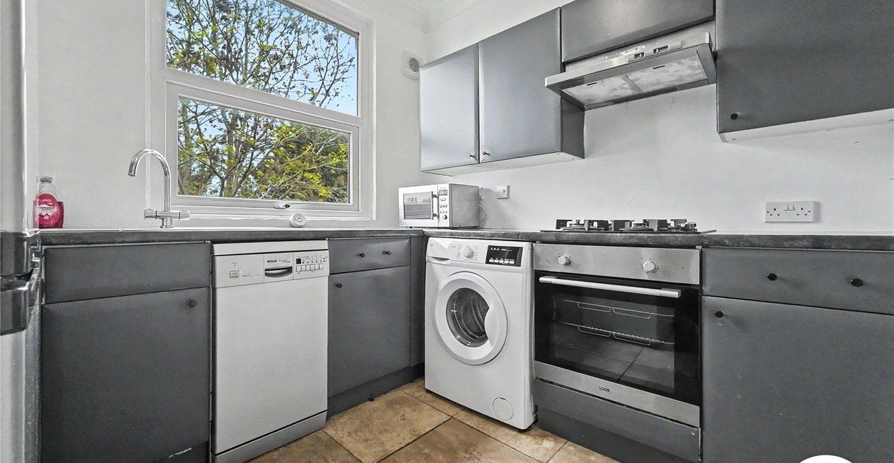 2 bedroom property to rent in Sydenham | Robinson Jackson