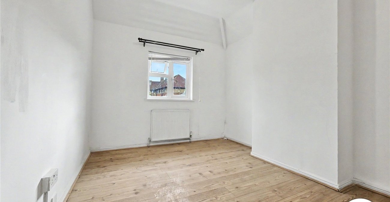 5 bedroom house to rent in London | Robinson Jackson