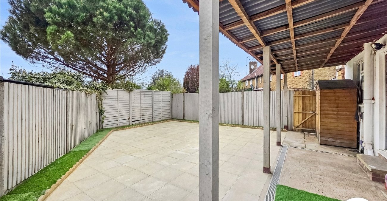 5 bedroom house to rent in London | Robinson Jackson