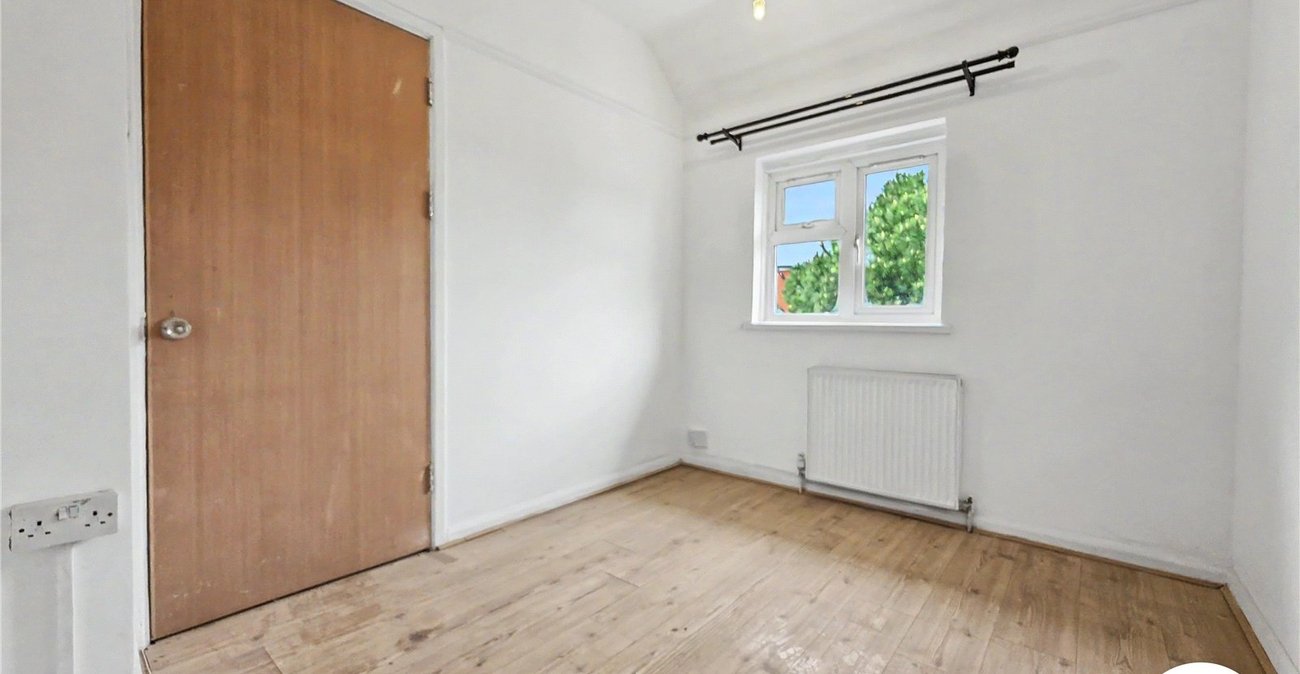 5 bedroom house to rent in London | Robinson Jackson