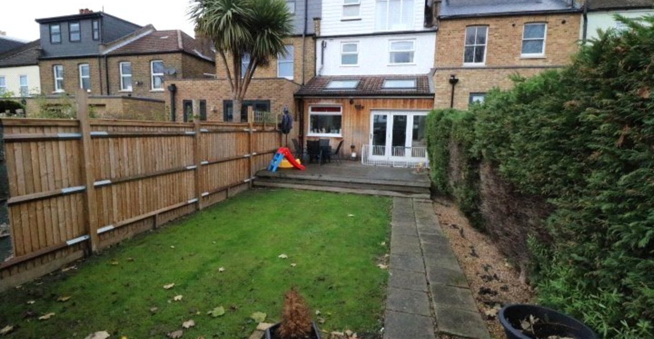 3 bedroom house to rent in Catford | Robinson Jackson