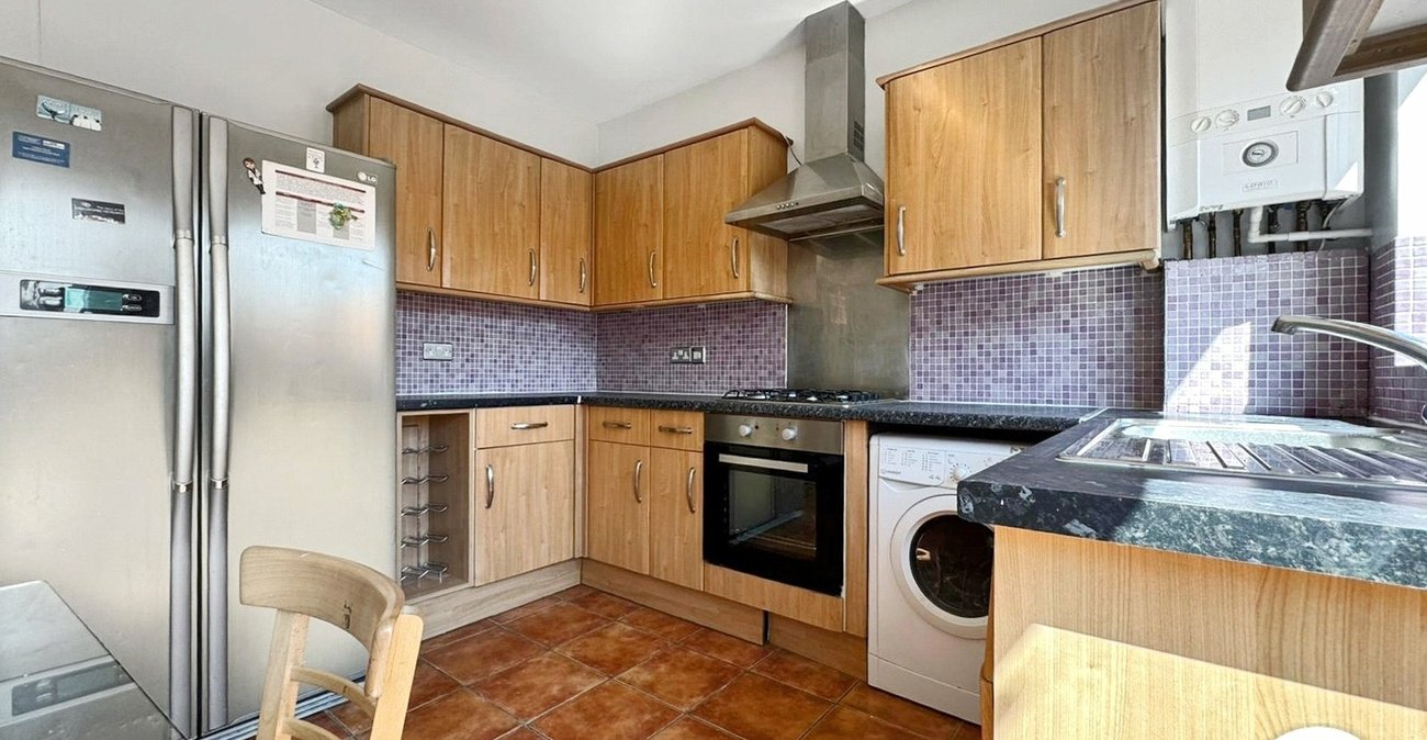 3 bedroom house to rent in London | Robinson Jackson