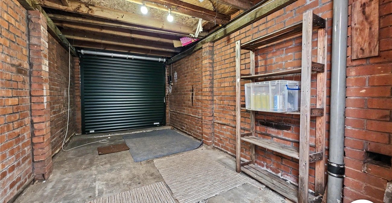 4 bedroom house to rent in London | Robinson Jackson