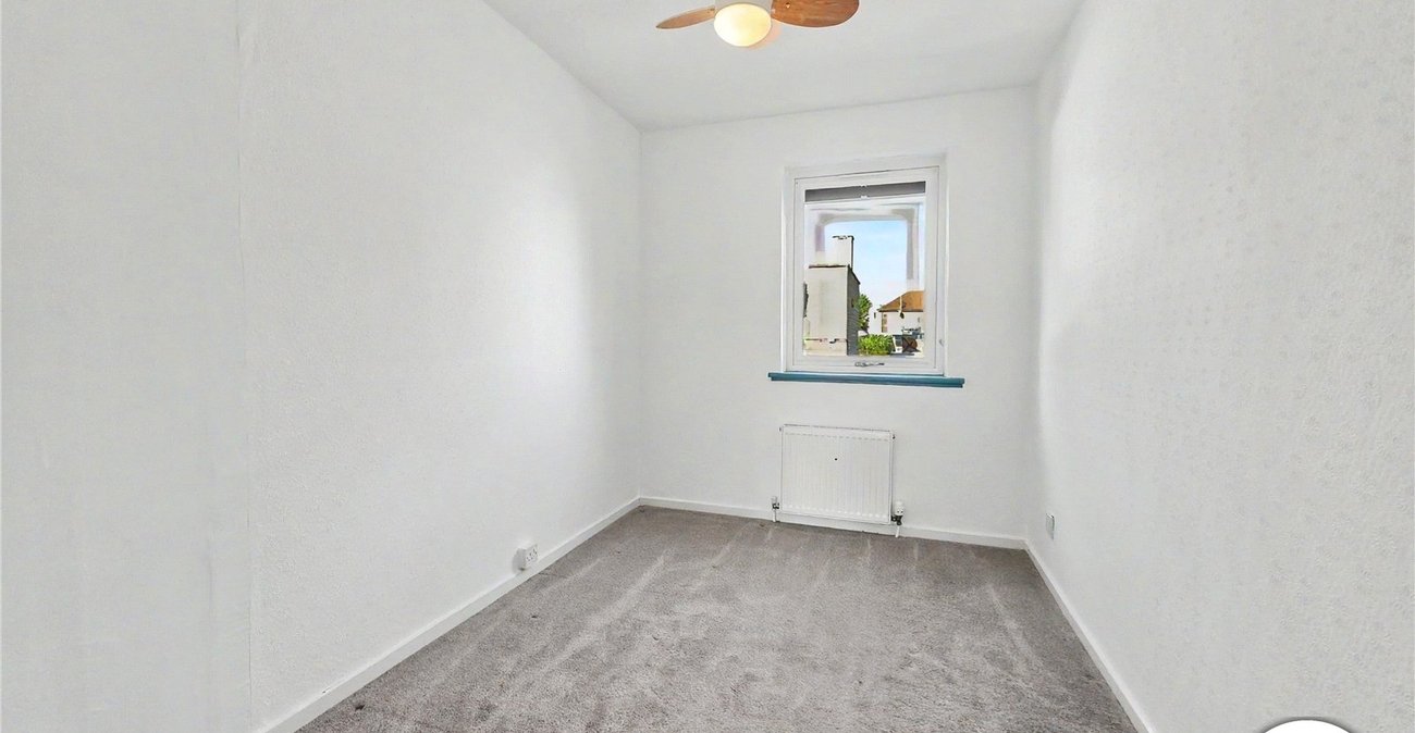 4 bedroom house to rent in London | Robinson Jackson