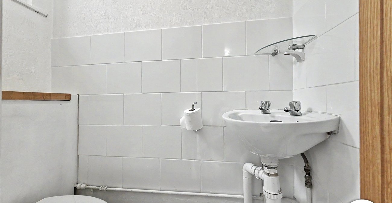 4 bedroom house to rent in London | Robinson Jackson