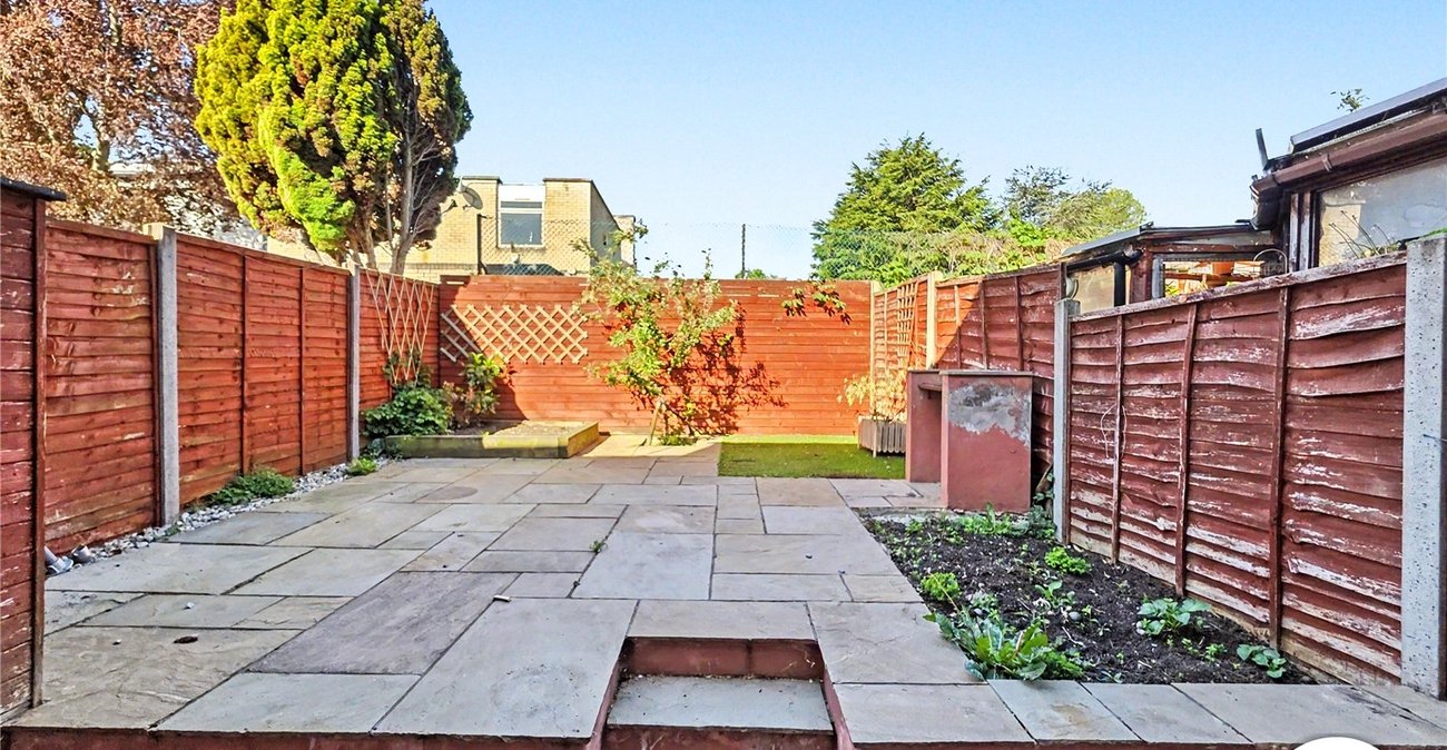 4 bedroom house to rent in London | Robinson Jackson