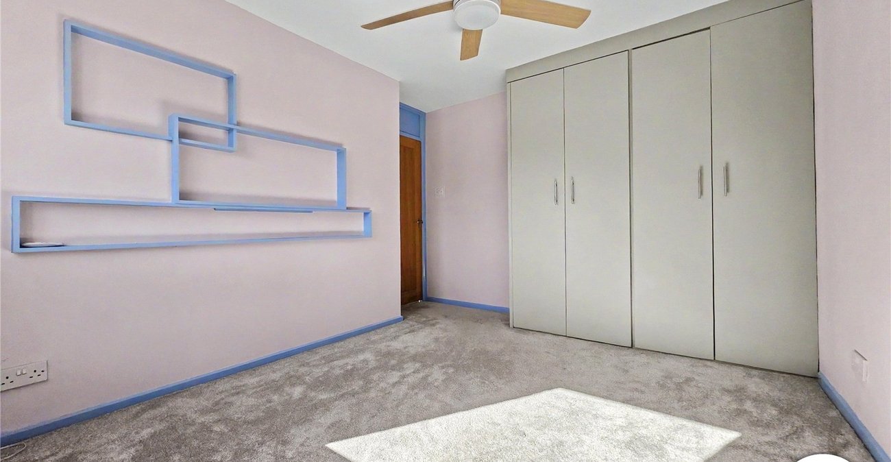 4 bedroom house to rent in London | Robinson Jackson