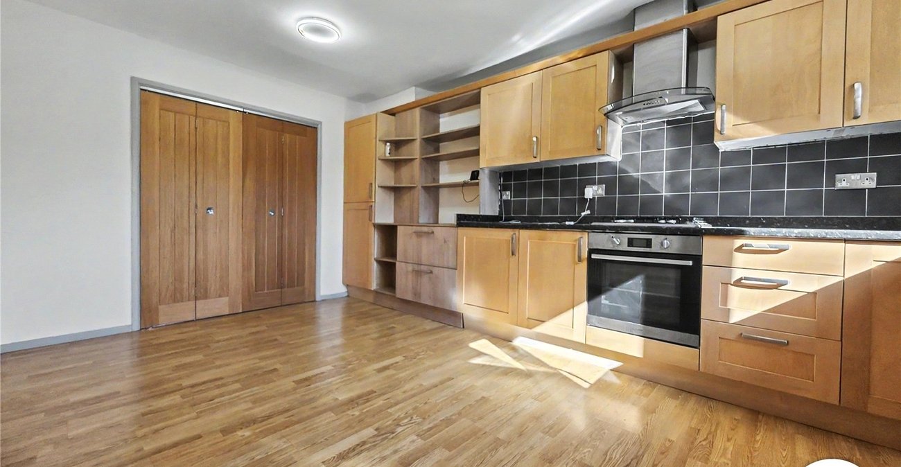 4 bedroom house to rent in London | Robinson Jackson