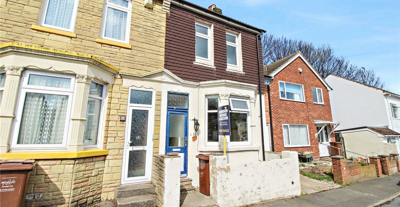 3 bedroom house to rent in Gillingham | Robinson Michael & Jackson