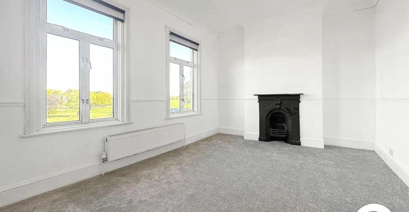 2 bedroom house to rent in London | 