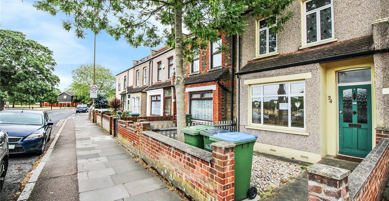 2 bedroom house to rent in London | 