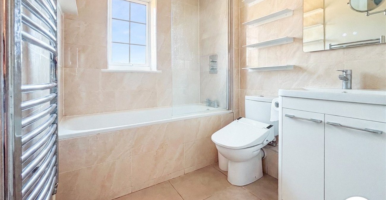 4 bedroom house to rent in Orpington | Robinson Jackson