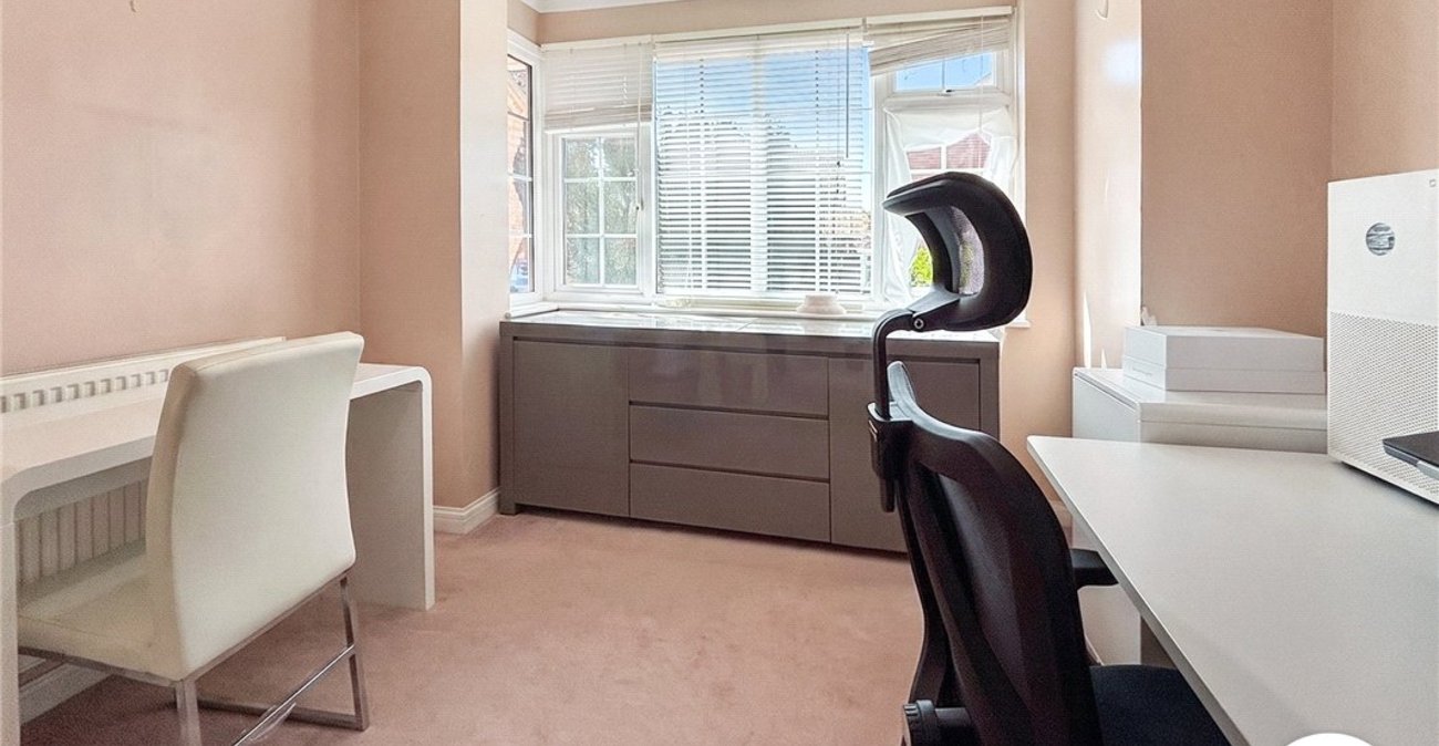 4 bedroom house to rent in Orpington | Robinson Jackson