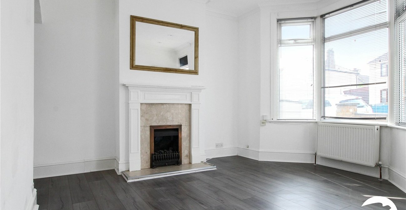 3 bedroom house to rent in Greenhithe | Robinson Michael & Jackson