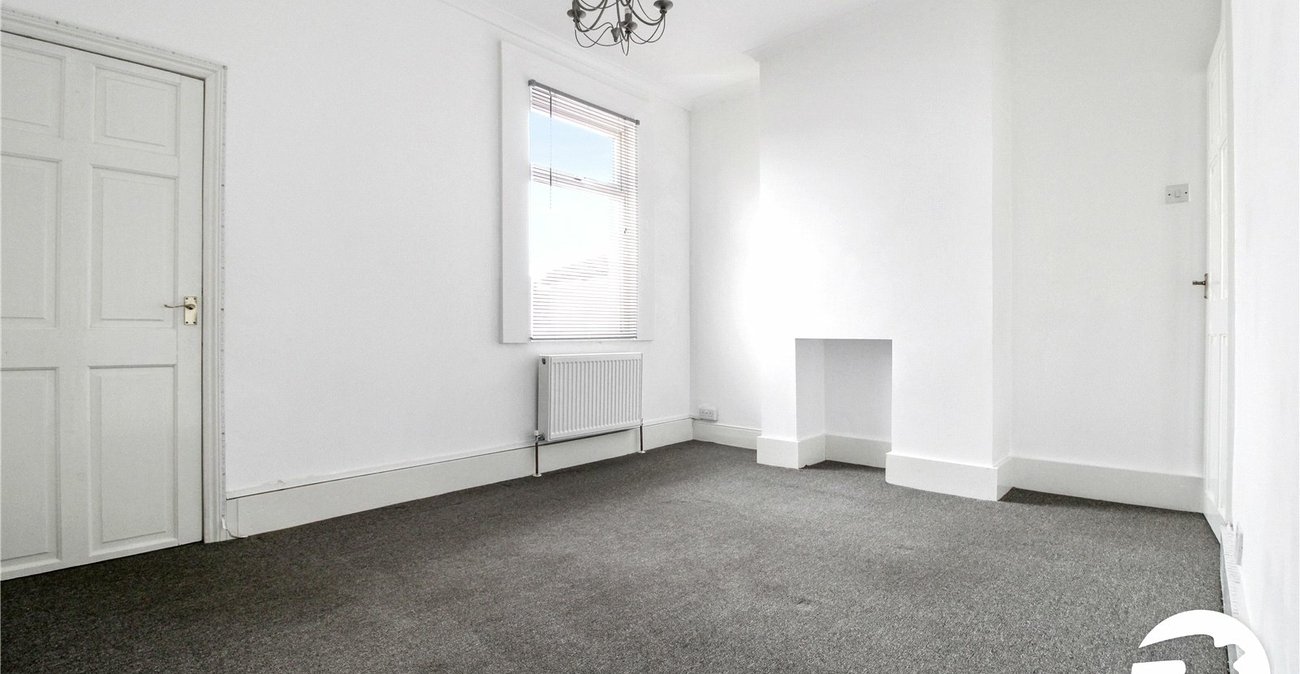 3 bedroom house to rent in Greenhithe | Robinson Michael & Jackson