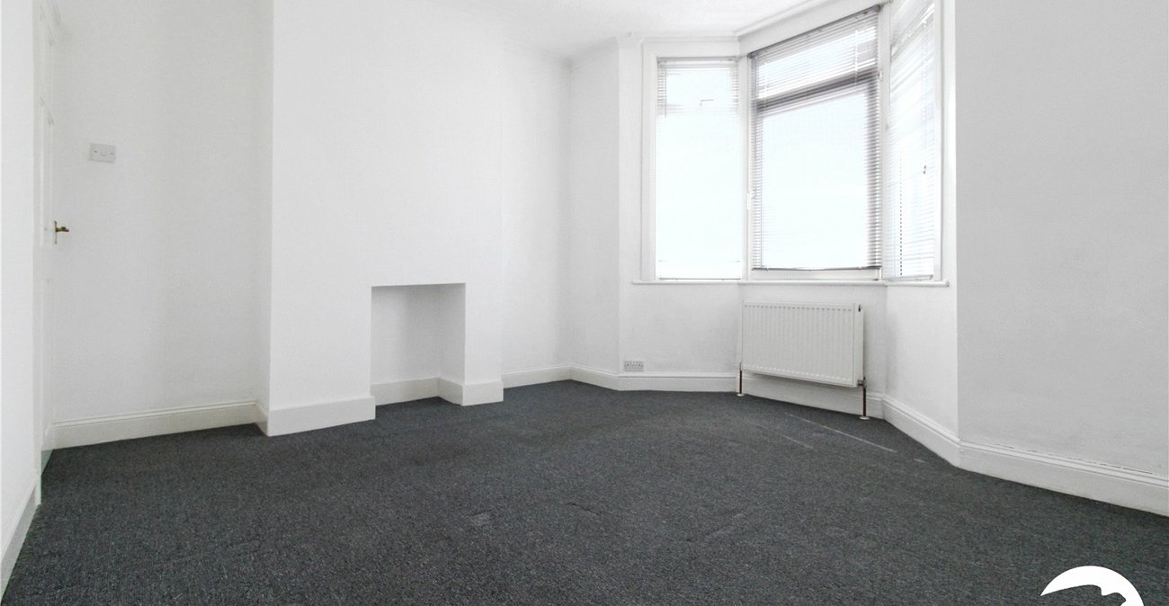 3 bedroom house to rent in Greenhithe | Robinson Michael & Jackson