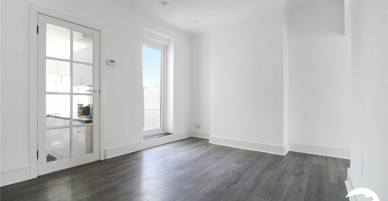 3 bedroom house to rent in Greenhithe | Robinson Michael & Jackson
