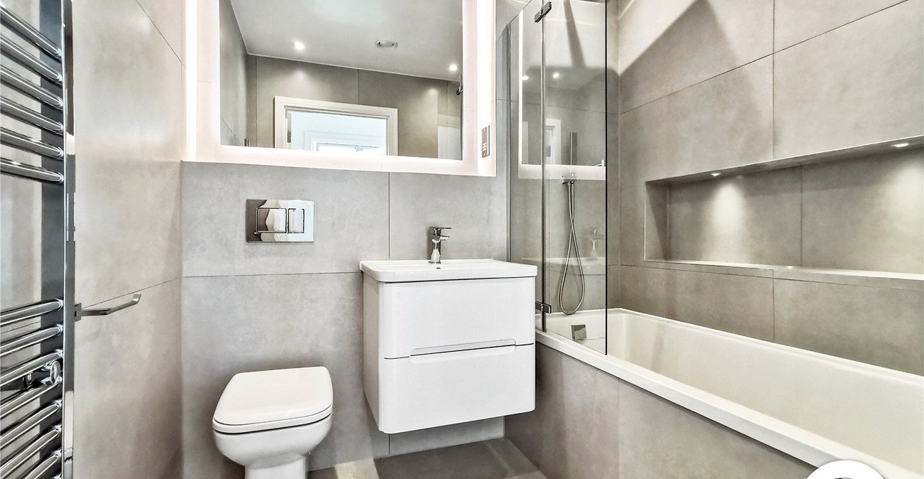 2 bedroom property to rent in Orpington | Robinson Jackson