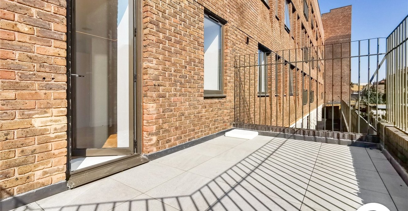 2 bedroom property to rent in Orpington | Robinson Jackson