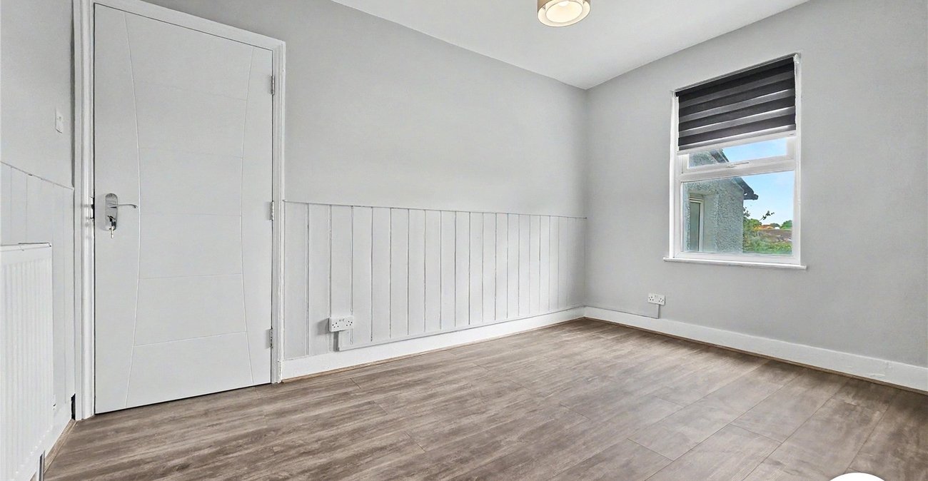3 bedroom house to rent in London | Robinson Jackson
