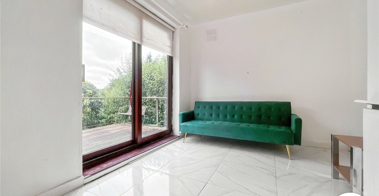 3 bedroom house to rent in Rochester | Robinson Michael & Jackson