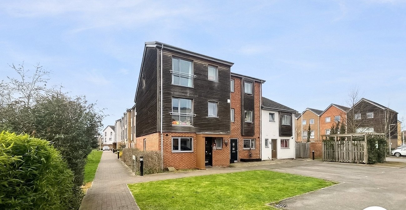 4 bedroom house to rent in Dartford | Robinson Jackson