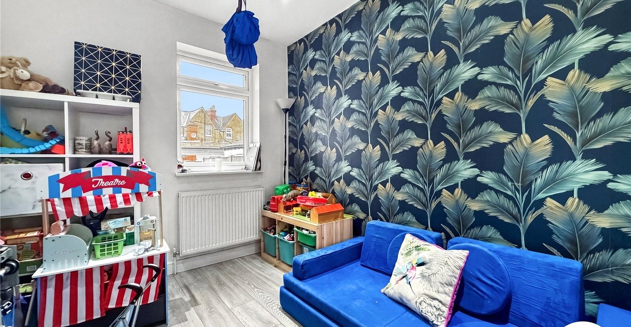 4 bedroom house to rent in London | Robinson Jackson