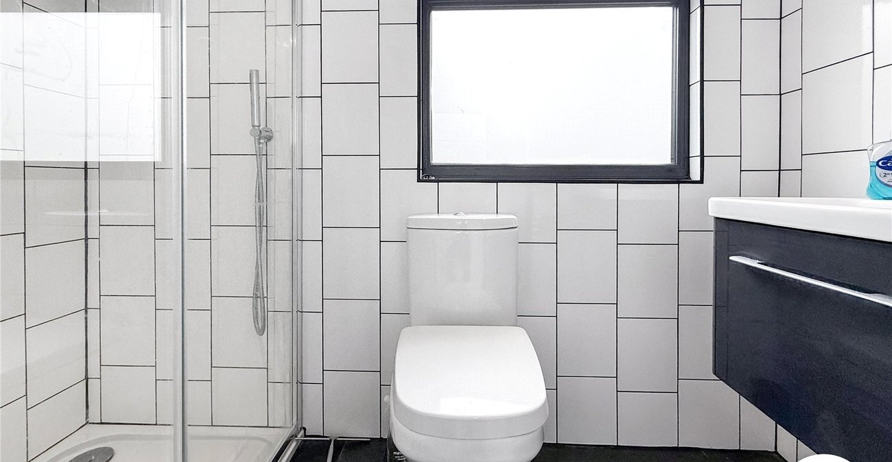 4 bedroom house to rent in London | Robinson Jackson