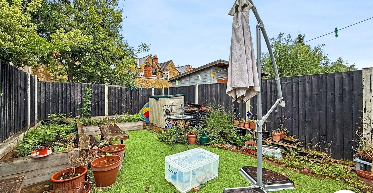 4 bedroom house to rent in London | Robinson Jackson