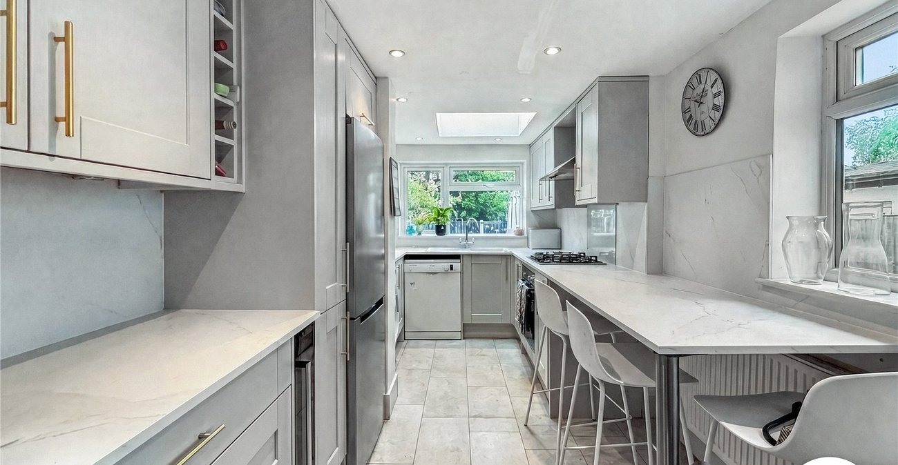 4 bedroom house to rent in London | Robinson Jackson
