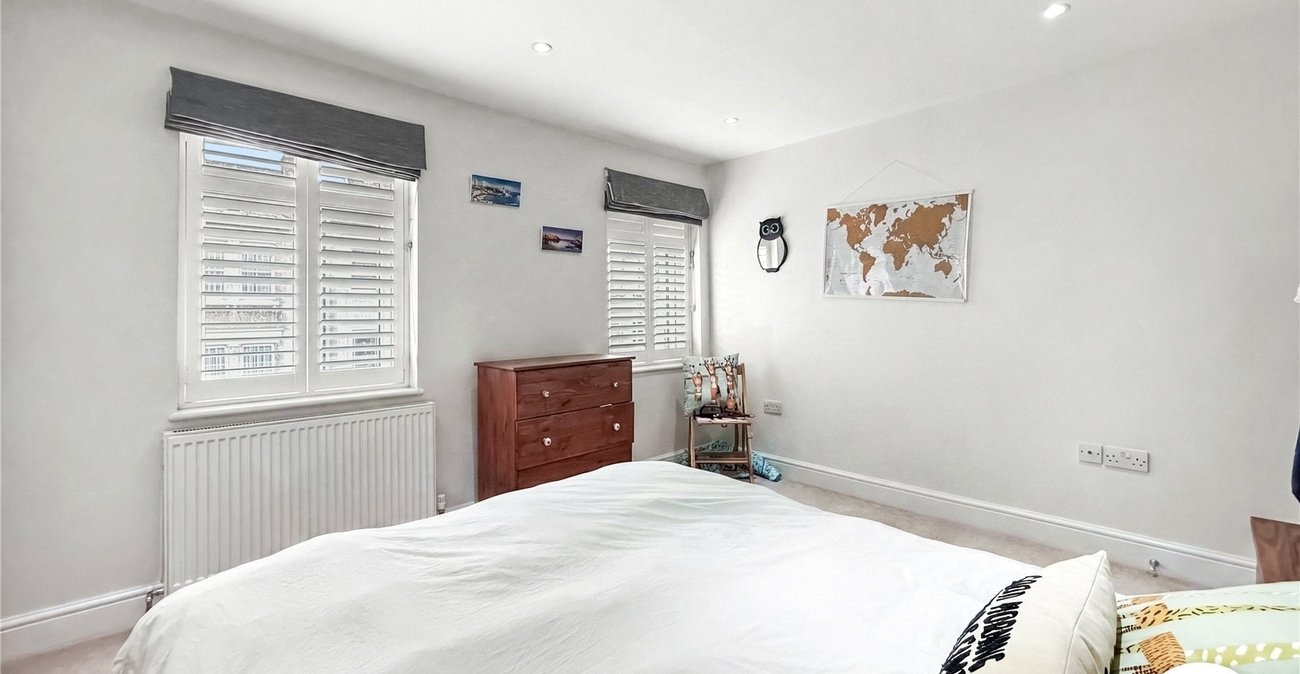 4 bedroom house to rent in London | Robinson Jackson