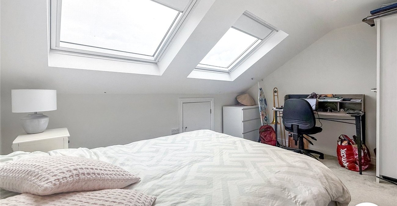 4 bedroom house to rent in London | Robinson Jackson