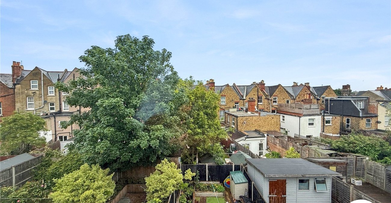 4 bedroom house to rent in London | Robinson Jackson