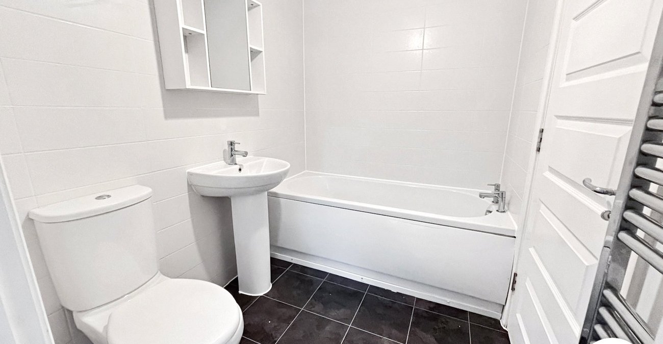 3 bedroom property to rent in Dartford | Robinson Jackson