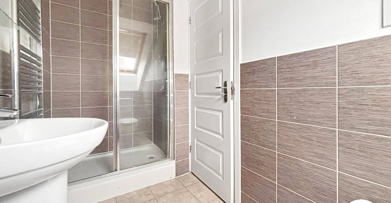 3 bedroom property to rent in Dartford | Robinson Jackson