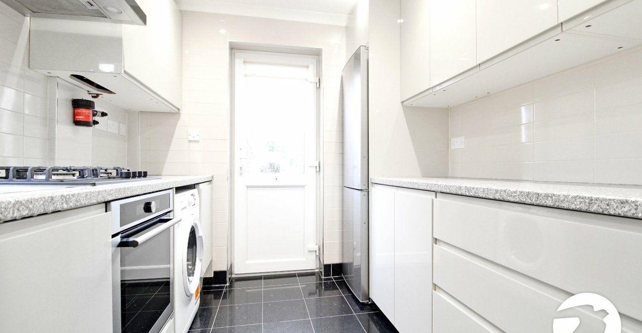 3 bedroom house to rent in Gravesend | Robinson Michael & Jackson