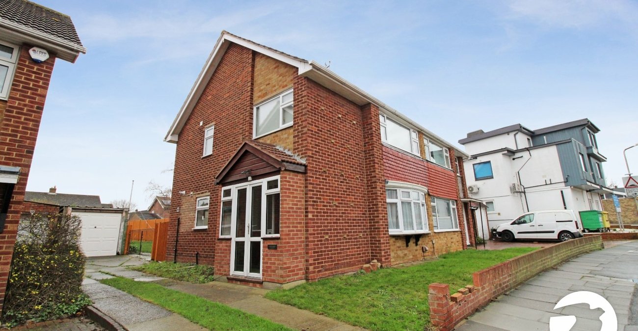 3 bedroom house to rent in Gravesend | Robinson Michael & Jackson