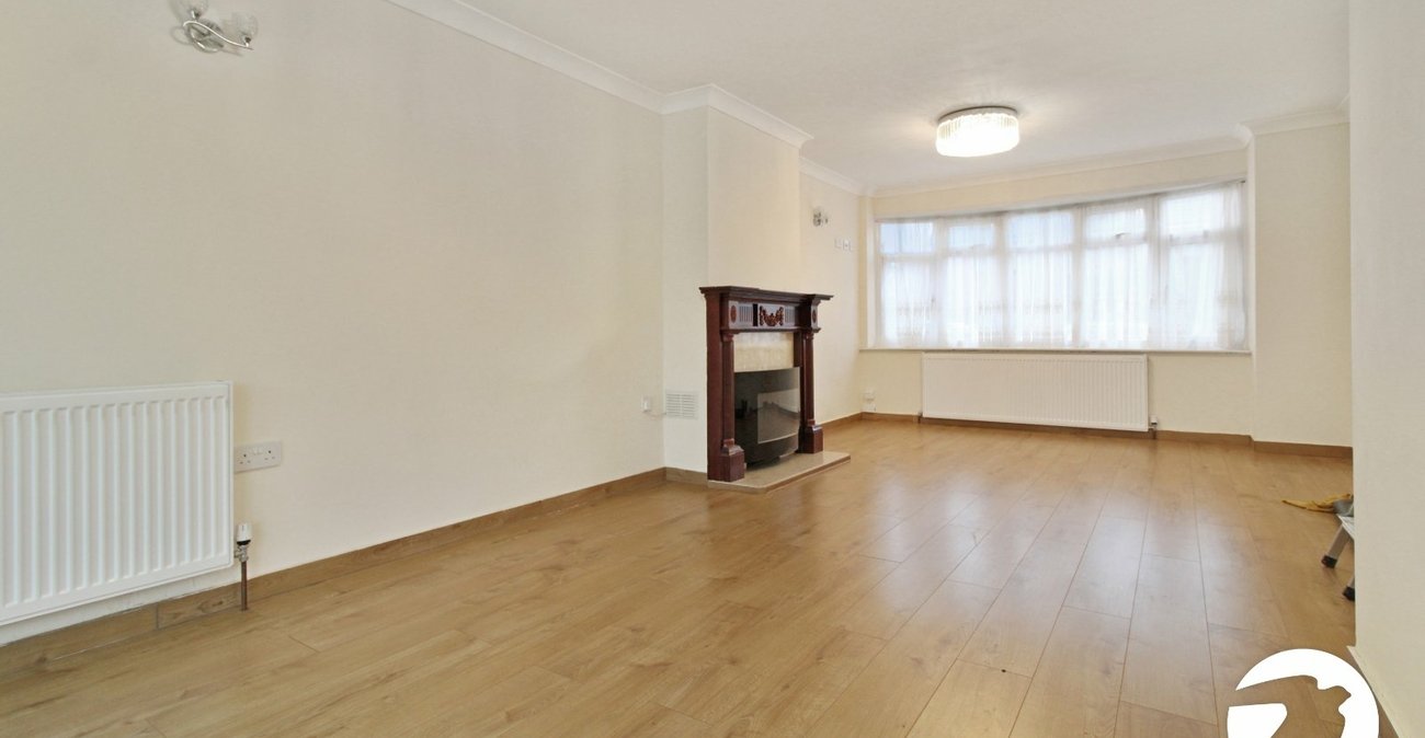 3 bedroom house to rent in Gravesend | Robinson Michael & Jackson