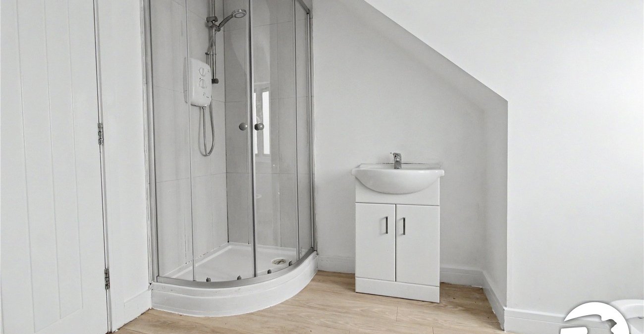 4 bedroom house to rent in Gravesend | Robinson Michael & Jackson