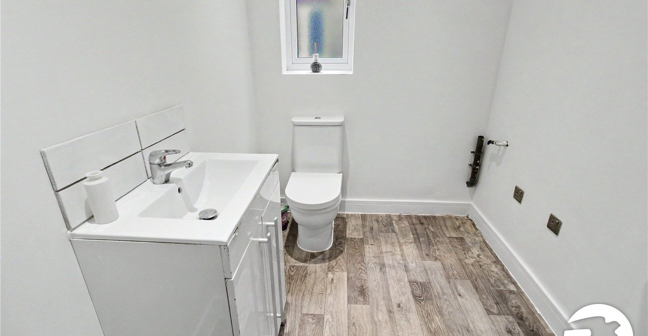 4 bedroom house to rent in Gravesend | Robinson Michael & Jackson
