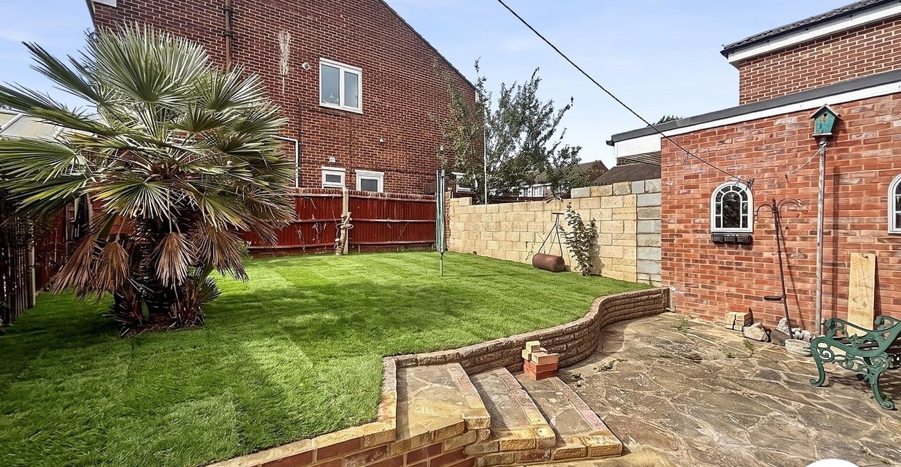 4 bedroom house to rent in Erith | Robinson Jackson