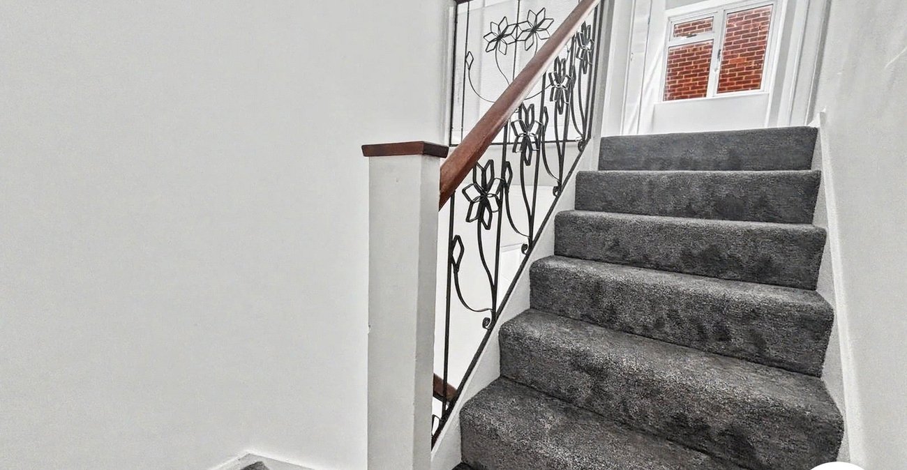 4 bedroom house to rent in Erith | Robinson Jackson