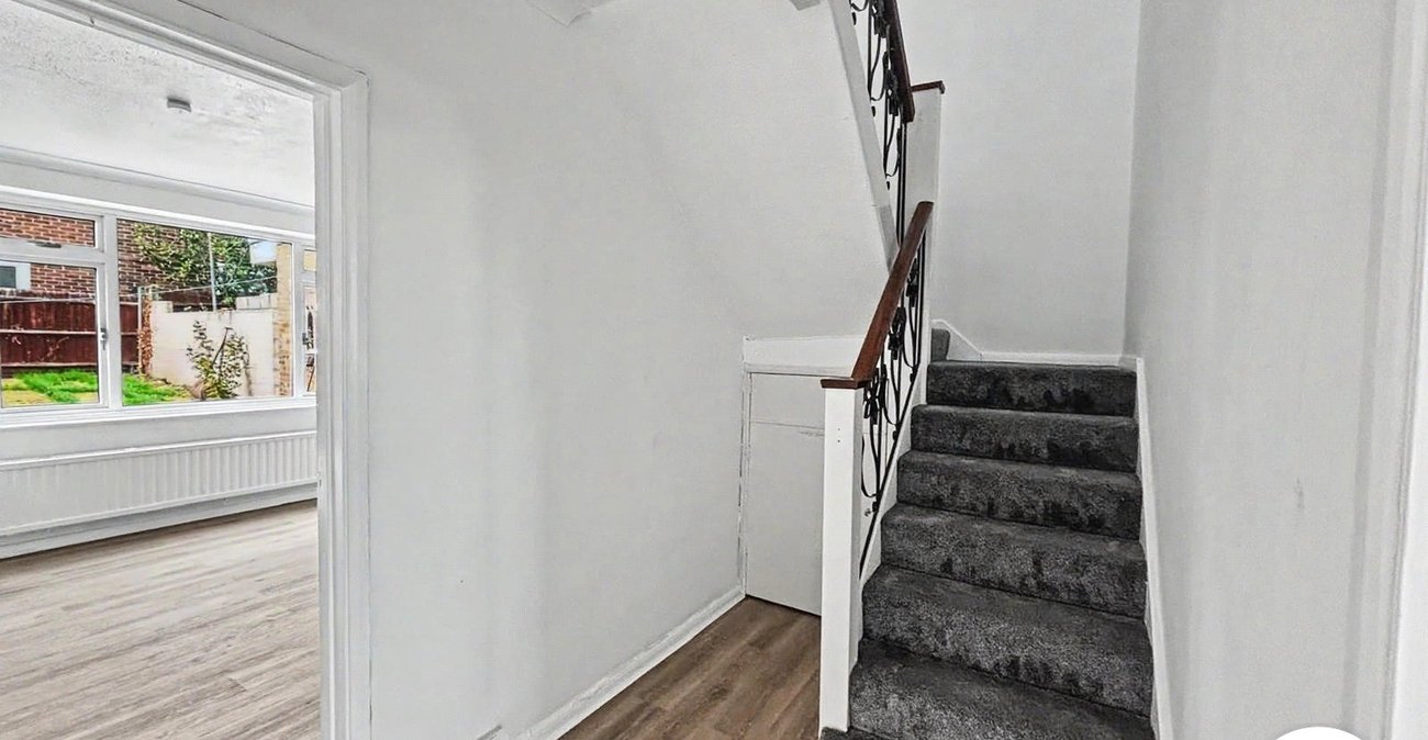 4 bedroom house to rent in Erith | Robinson Jackson