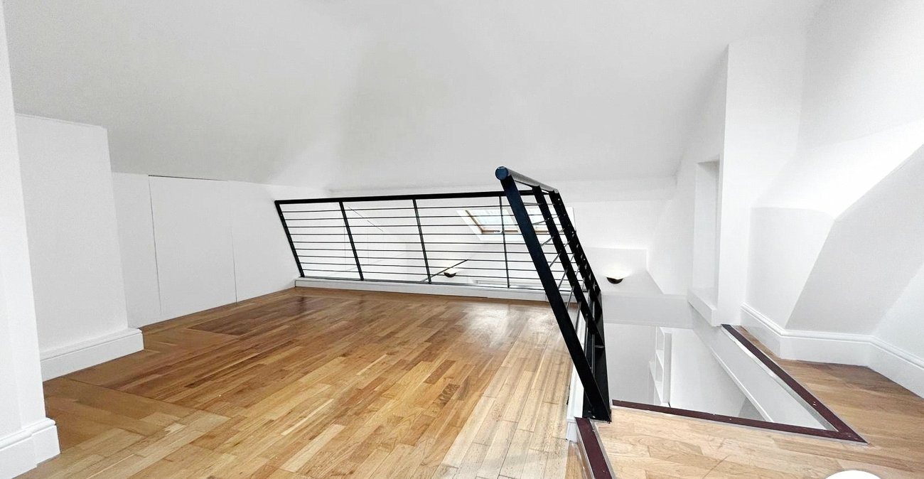 2 bedroom property to rent in London | Robinson Jackson