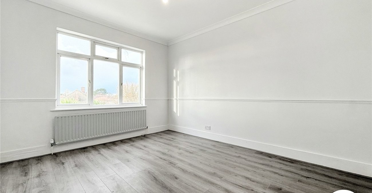 3 bedroom house to rent in London | Robinson Jackson