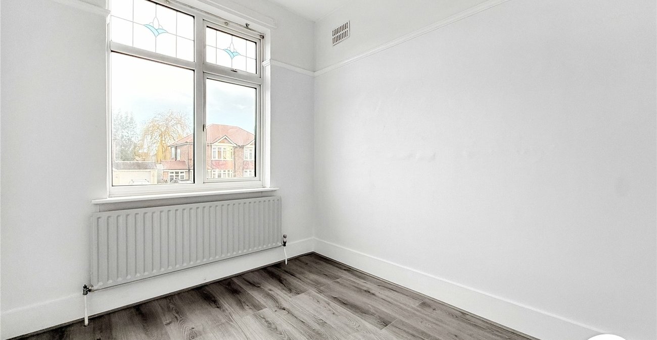 3 bedroom house to rent in London | Robinson Jackson