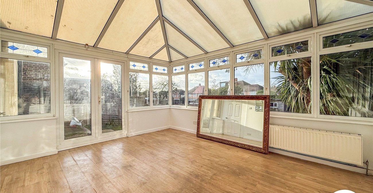 3 bedroom house to rent in London | Robinson Jackson